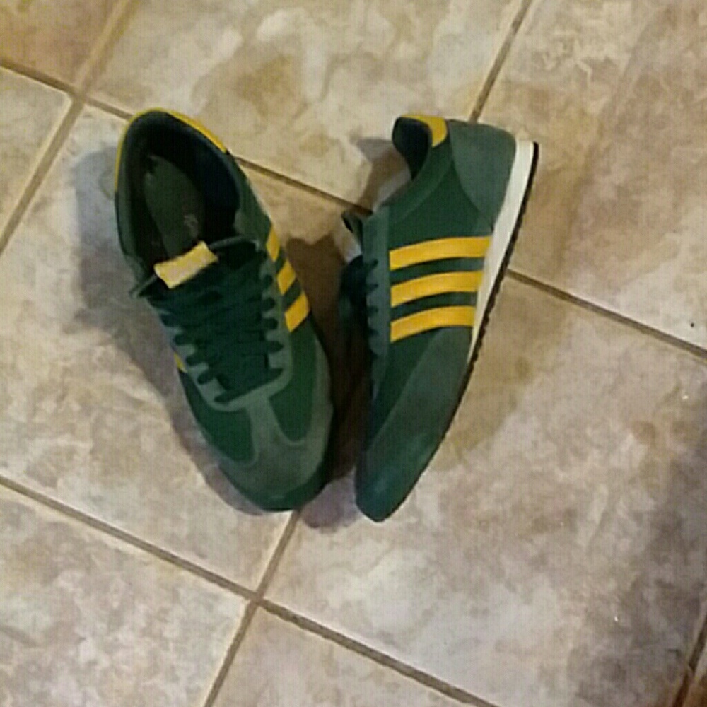 Rare Adidas dragons green & yellow size 12 mens